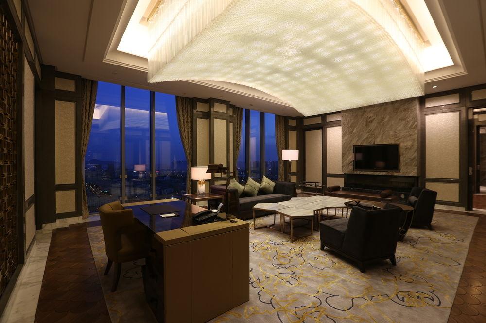 Sheraton Qingdao Licang Hotel Esterno foto