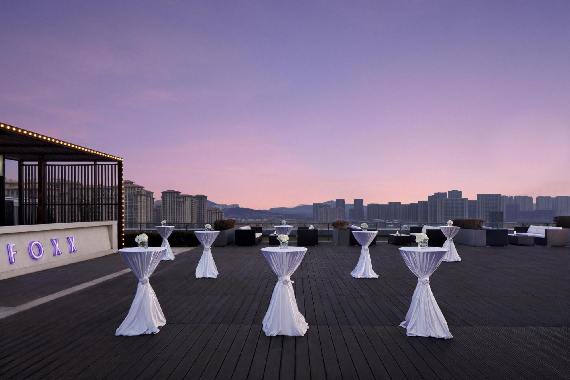 Sheraton Qingdao Licang Hotel Esterno foto