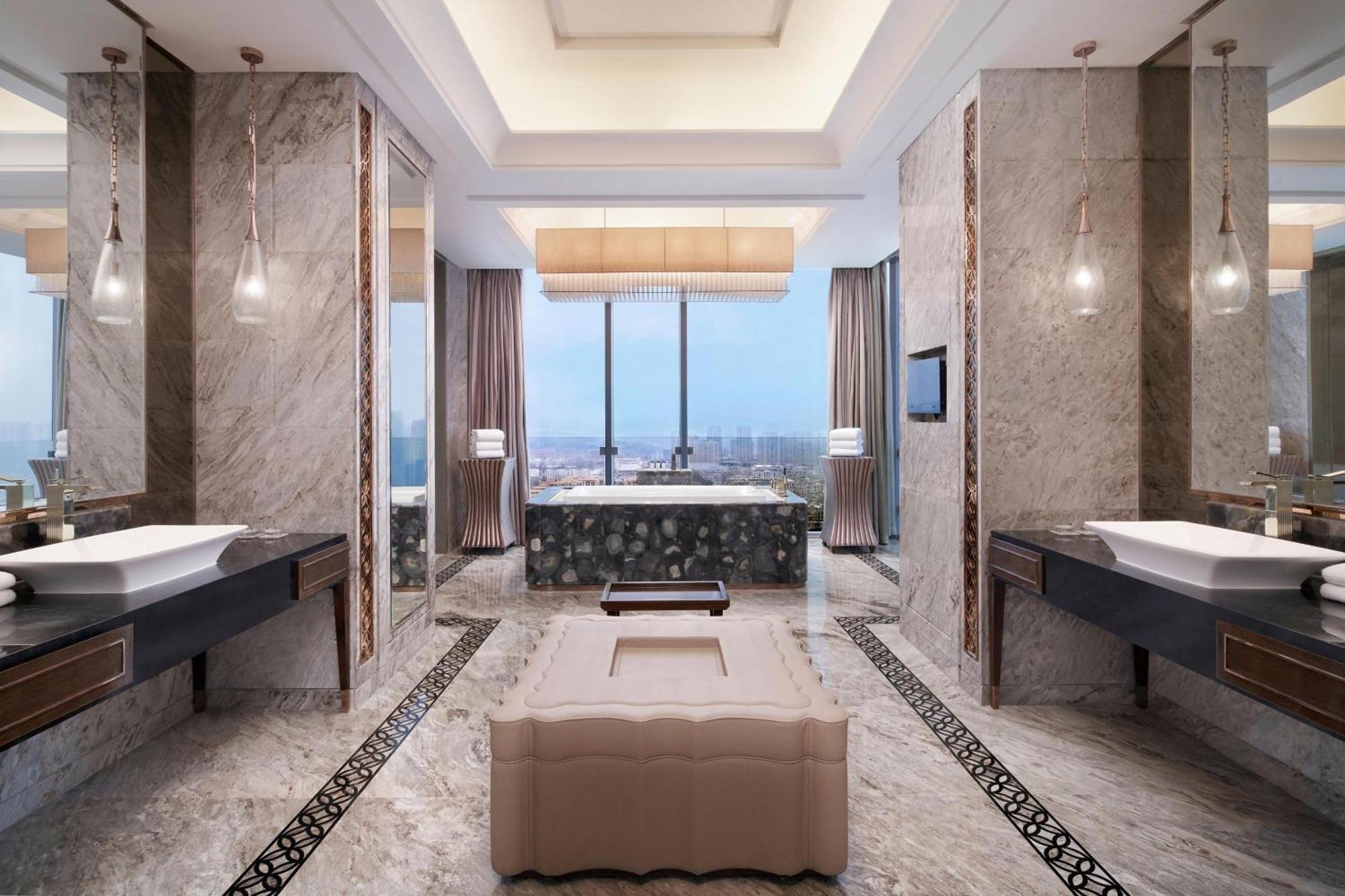 Sheraton Qingdao Licang Hotel Esterno foto